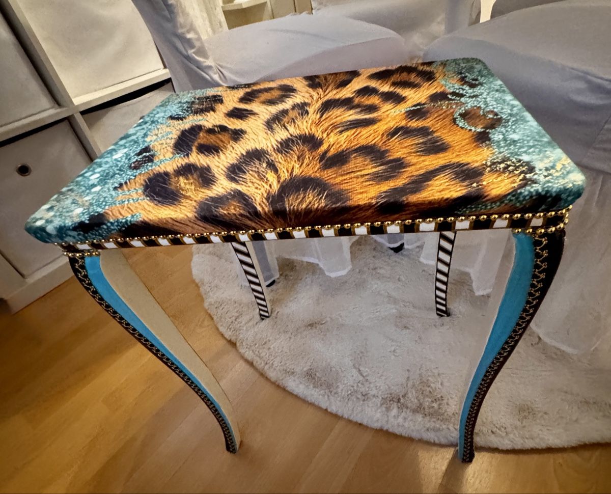 Set di tavolo e panche: Einzigartige Satztische, 3er Set, Leopardendesign, Top! – Usato da Niederurnen venduto da Chanel40 6