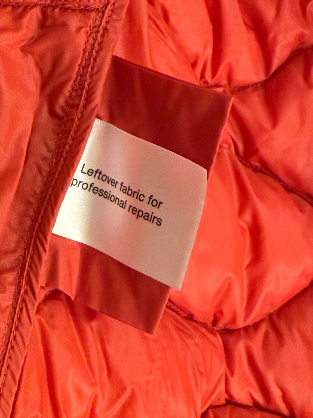 Giacche: Helium Down Hood Jacket Women - Peak Performance – Usato da Zürich venduto da SEDRAEN 6