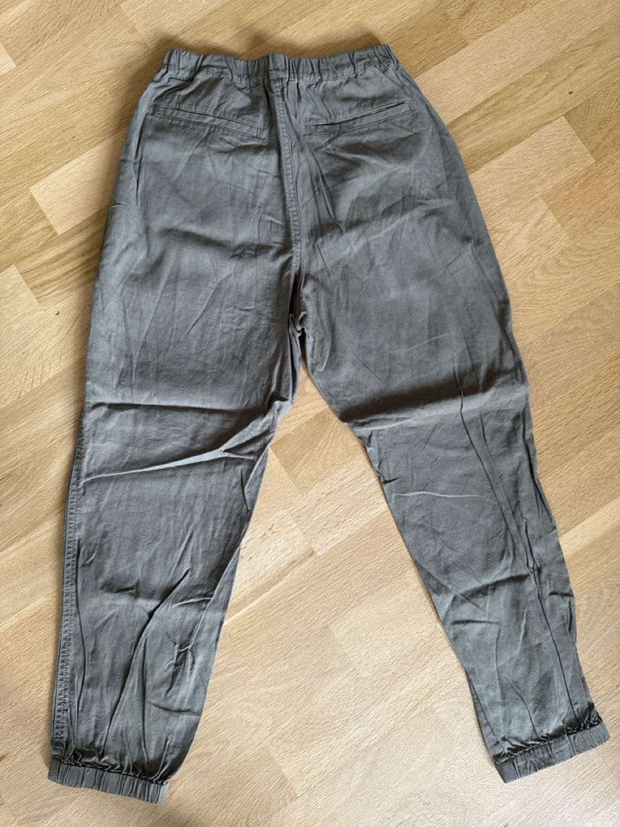 Uniqlo Pantaloni: UNIQLO Hosen 150 – Usato da Zürich venduto da Mothai 3