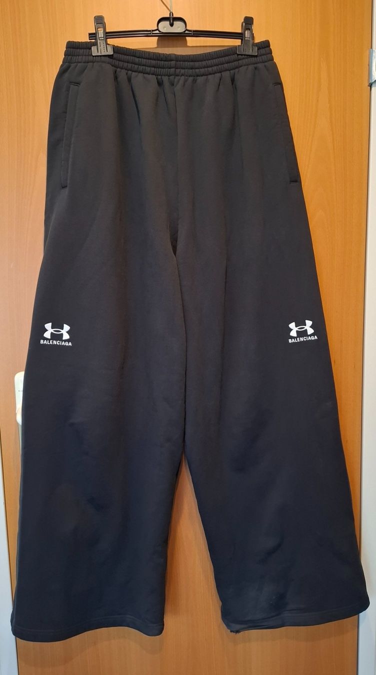 Pantaloni: Balenciaga Underarmour Jogginghose – Usato da Balzers venduto da mackfose 6