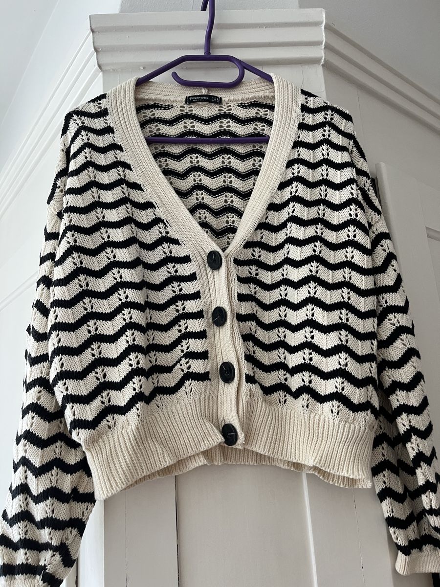Stradivarius Pulls & Sweat-shirts: Stradivarius Cardigan – Neuf (Voir description) à Zürich par Closetbesties