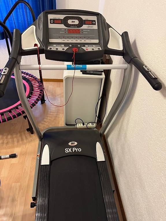 Hometrainer: Laufband – Gebraucht aus Sarmenstorf von Vlangone