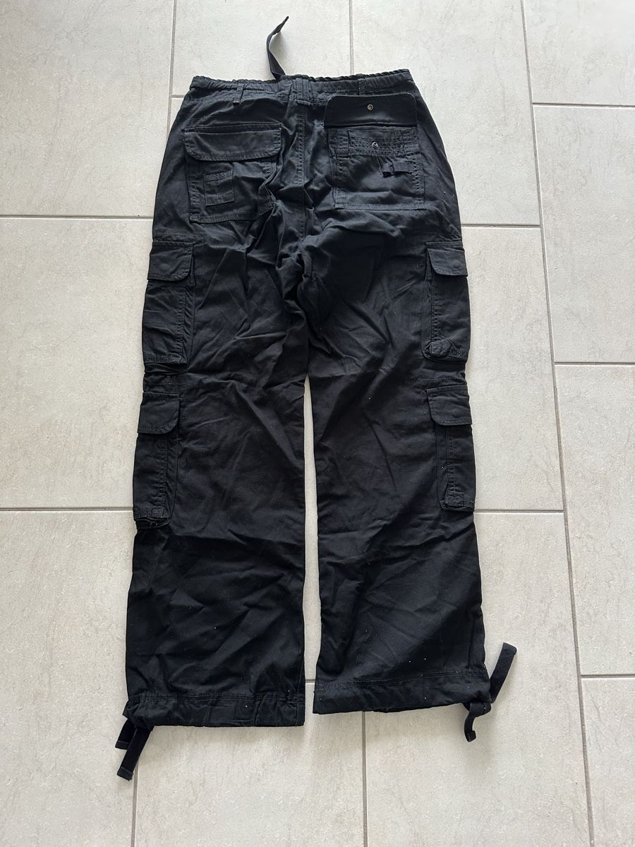 Pantaloni: Schwarze Brandit Cargohose – Usato da Freienbach venduto da fel_c759 1