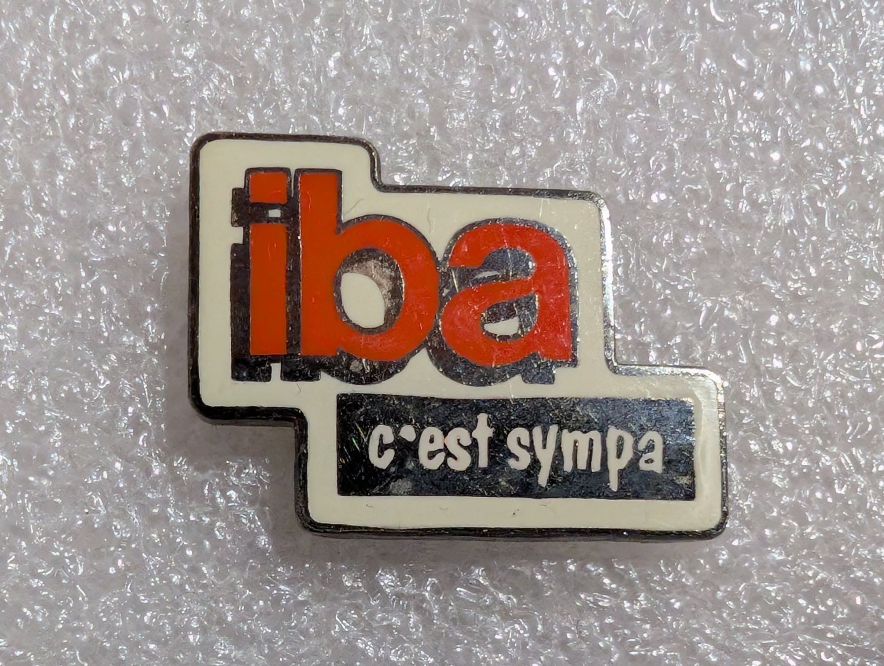 Plaketten & Abzeichen: Ansteckpin 275: iba – Gebraucht aus Oppligen von Pin-Fall-Shop