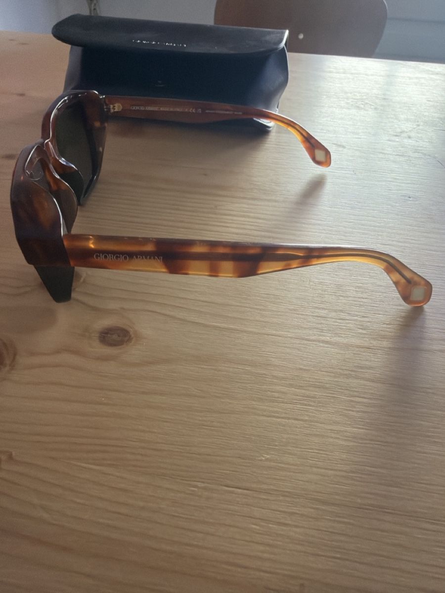 Armani Brillen & Gläser: Giorgio Armani Sonnenbrille – Gebraucht aus Basel von reg_yhg8 1