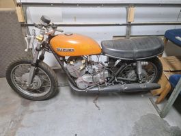 Suzuki T250 in Teilen, muss sofort abgeholt werden.