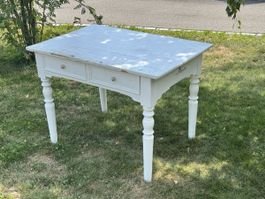 Schreibtisch mit Schubladen