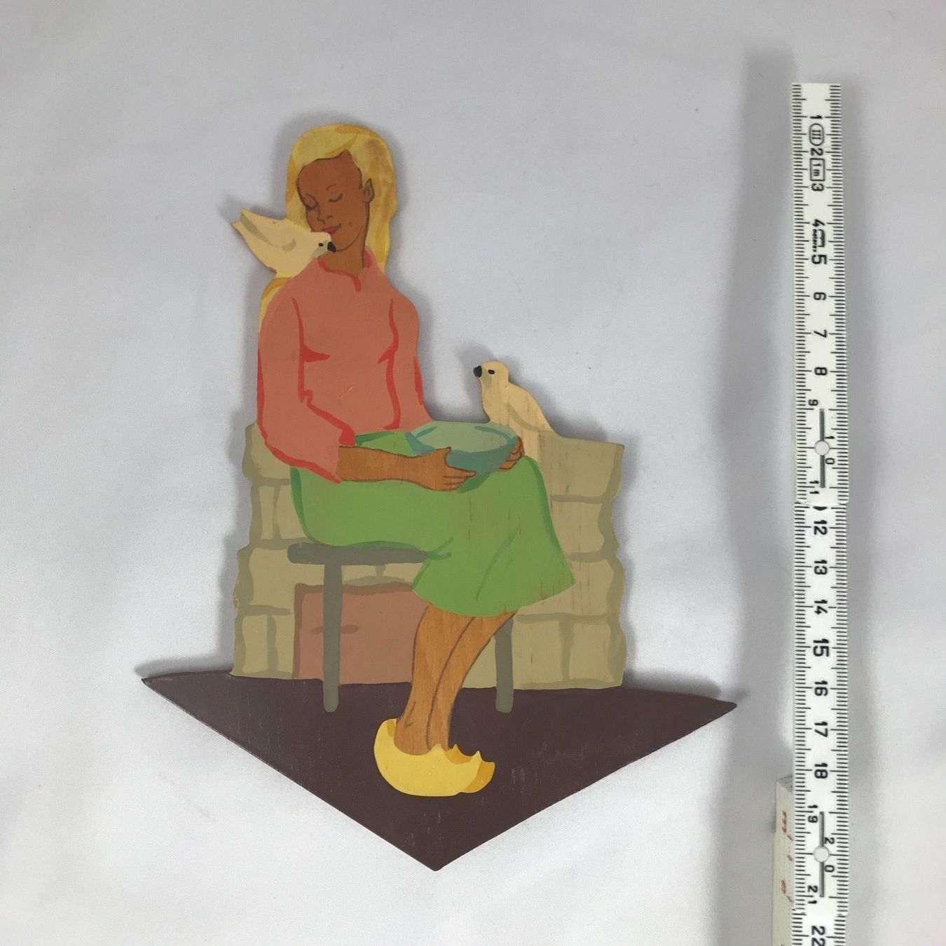 Statuette: Holzbild Märchenfigur Aschenputtel / Aschenbrödel – Usato da Zollikofen venduto da pico27 1
