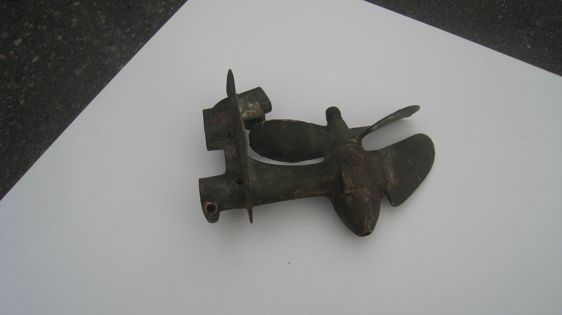 Barche: Antiker Schiffspropeller aus Bronze / Messing mit Halterung – Usato da Fisibach venduto da sut_88cc 3