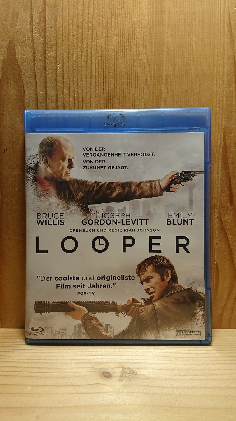 Tous les DVDs: LOOPER Blu-Ray mit Bruce Willis – D'occasion à Wilderswil par Exebub