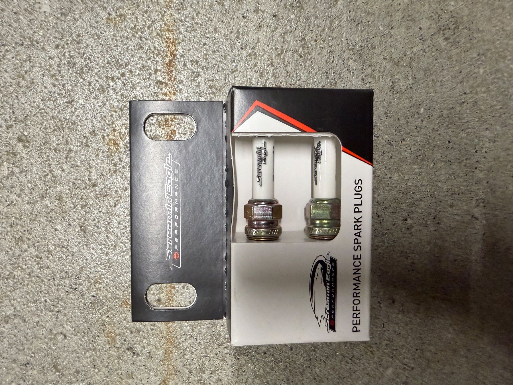 Harley-Davidson Tutti i ricambio per moto: 31600180 Harley-Davidson Screamin Eagle Zündkerzen – Nuovo e nell'imballaggio originale da Ostermundigen venduto da jas_9j7d 1
