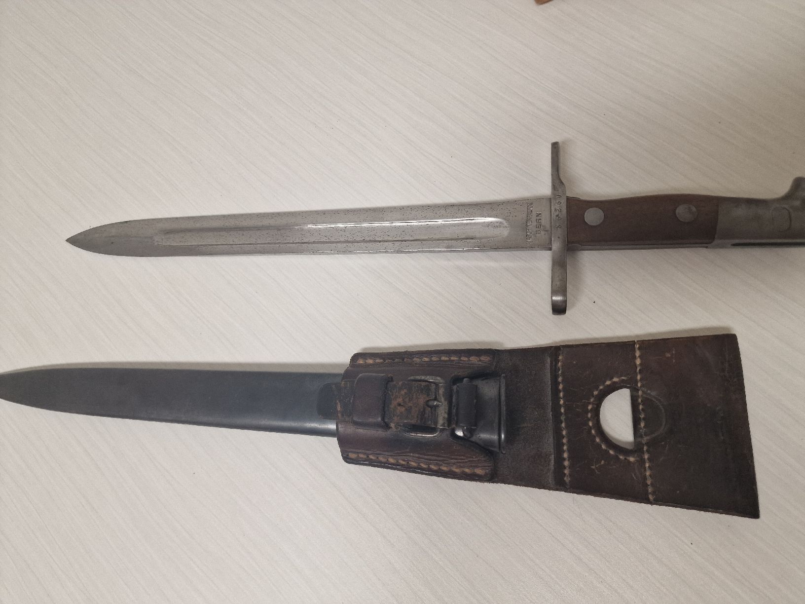 Schweizer Armee Armi bianche: Sabre baïonnette K31, Mauser, 1929, bon état pour collection – Usato da La Chaux-de-Fonds venduto da Ric_m628