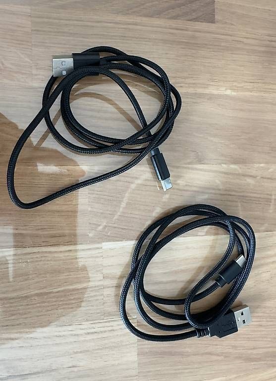 Câbles: Lot de 2 cables tressés USB/USB C – Neuf avec emballage d'origine à Yverdon-les-Bains par ele_z7jf