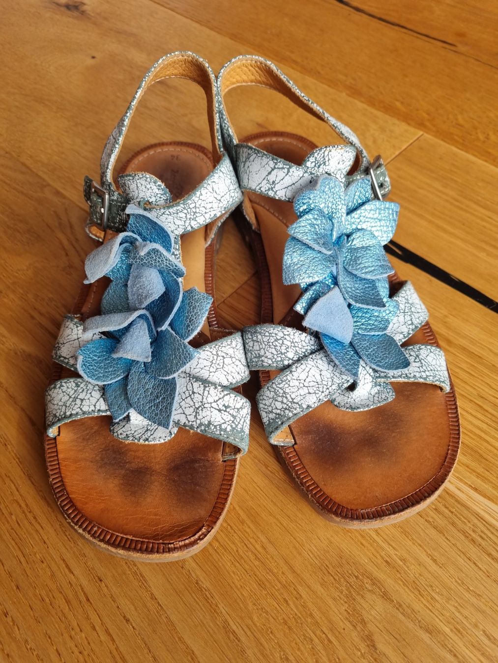 Schuhe für Mädchen: Wunderschöne Ledersandalen Gr.34 – Gebraucht aus Brütten von gupi1717