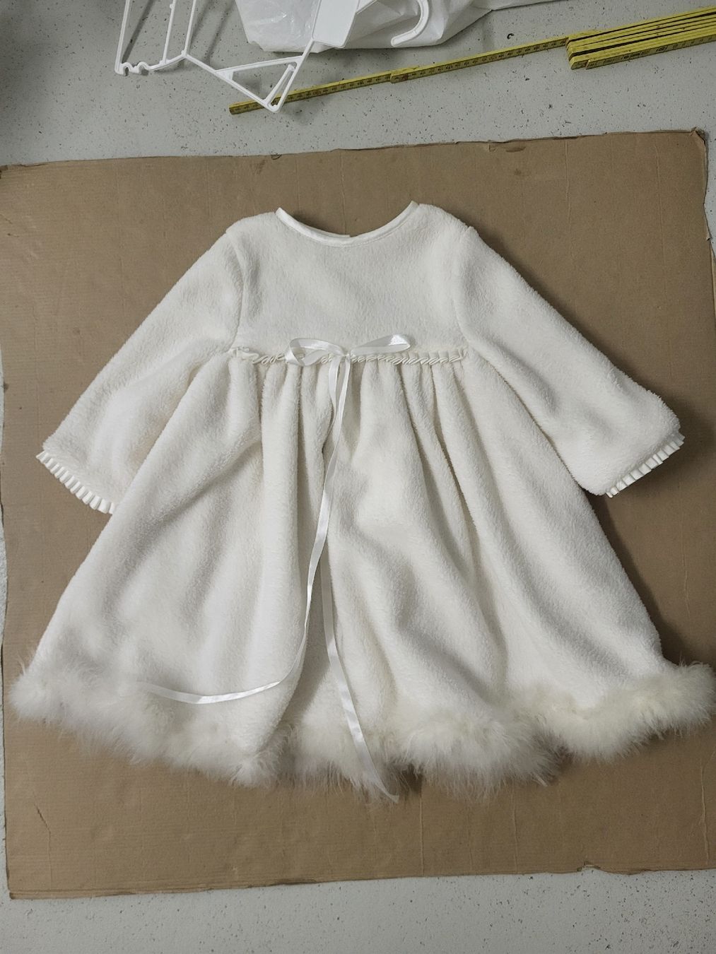 Vestiti & Gonne: Wintertaufkleid mit Federn Kleinkind – Nuovo (secondo la descrizione) da Volketswil venduto da Pickles 2