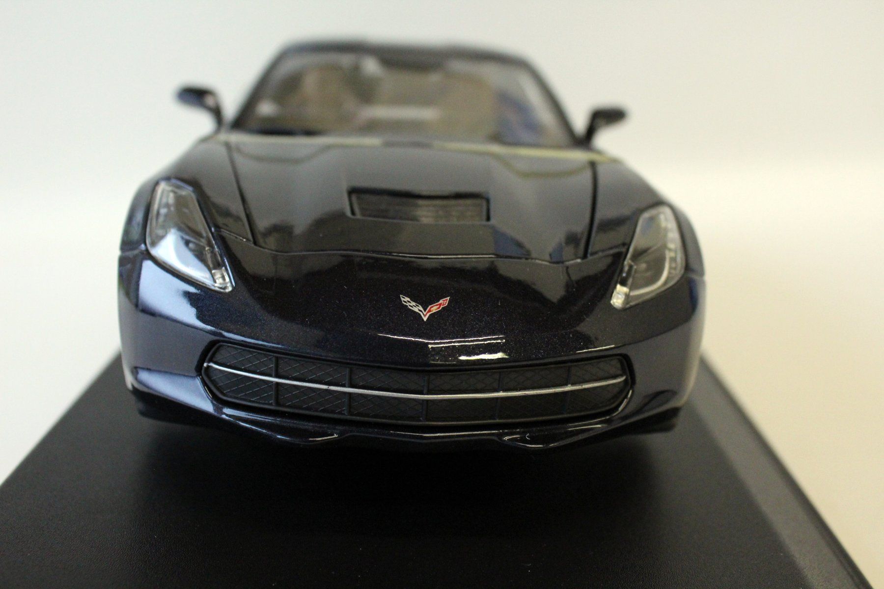 Maisto Modellini d'auto: Modellauto MAISTO 1:18 - Corvette Stingray 2014 – Nuovo e nell'imballaggio originale da Roggwil BE venduto da DEGI_TOYS 1