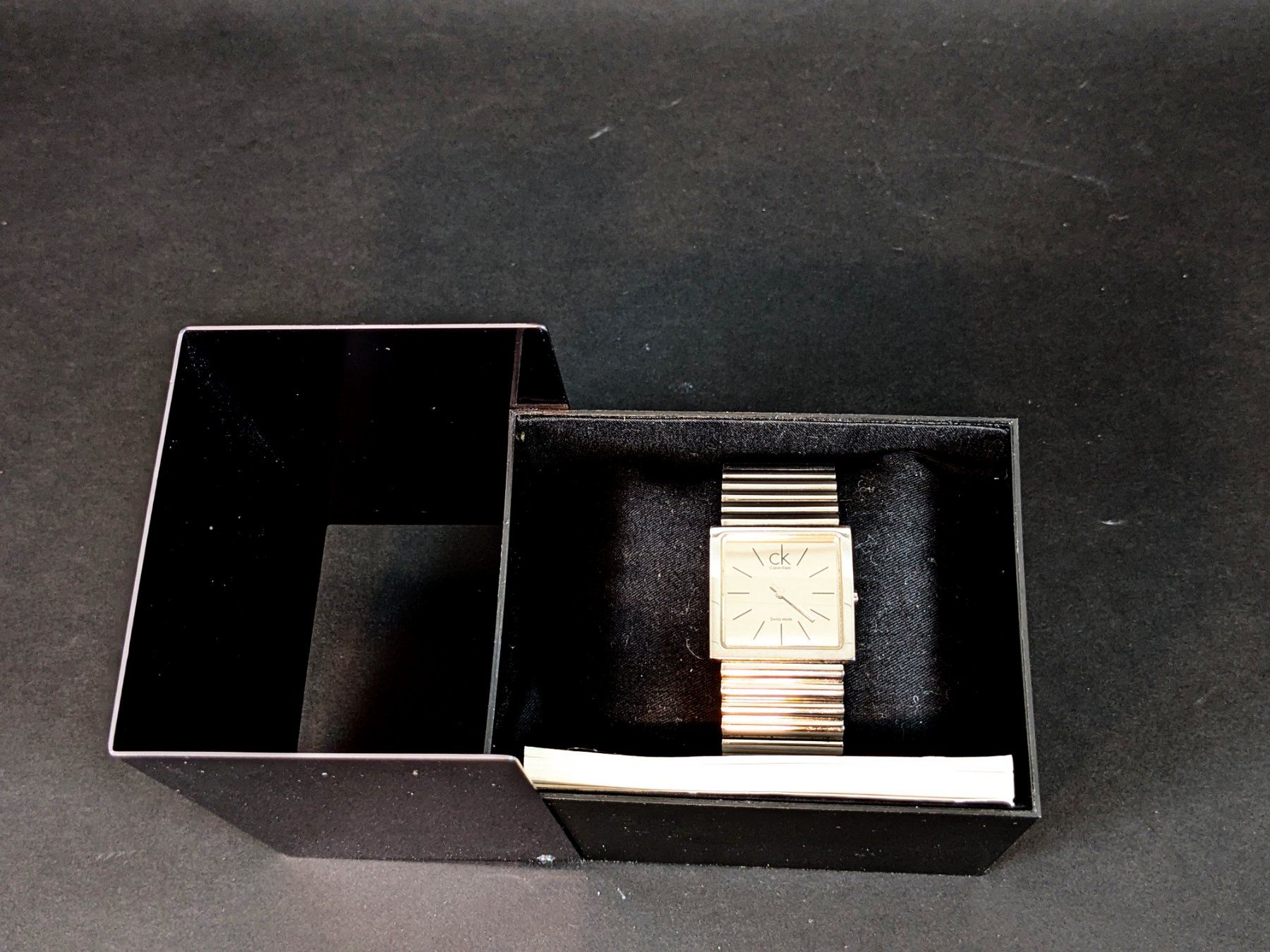Calvin Klein Montres: CALVIN KLEIN Damen Uhr – D'occasion à Thun par Restwert_Thun