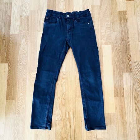 H&M Kinder Jeans Hose Dunkelblau Gr. 146 – Stretch, bequem