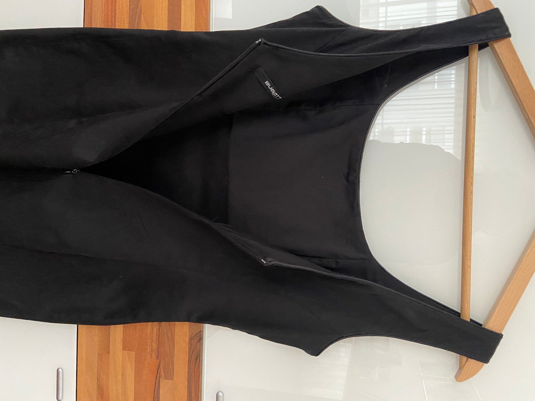 Vestiti: Exklusives Bugatti Cocktail-Kleid Gr. 36, schwarz – Usato da Ehrendingen venduto da chippy1996 2