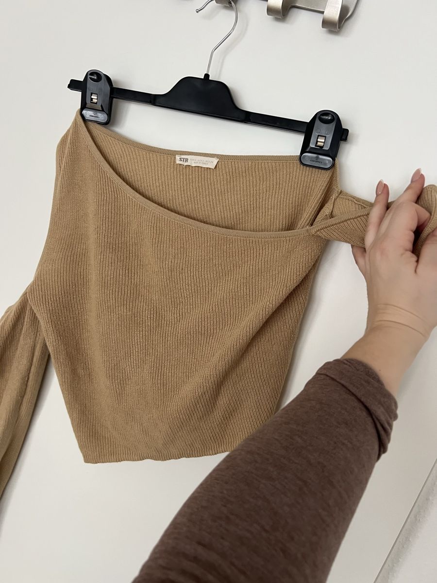Stradivarius Top: Stradivarius Stricktop asymmetrisch, Gr. L, trendy – Usato da Wattwil venduto da skr_94 2