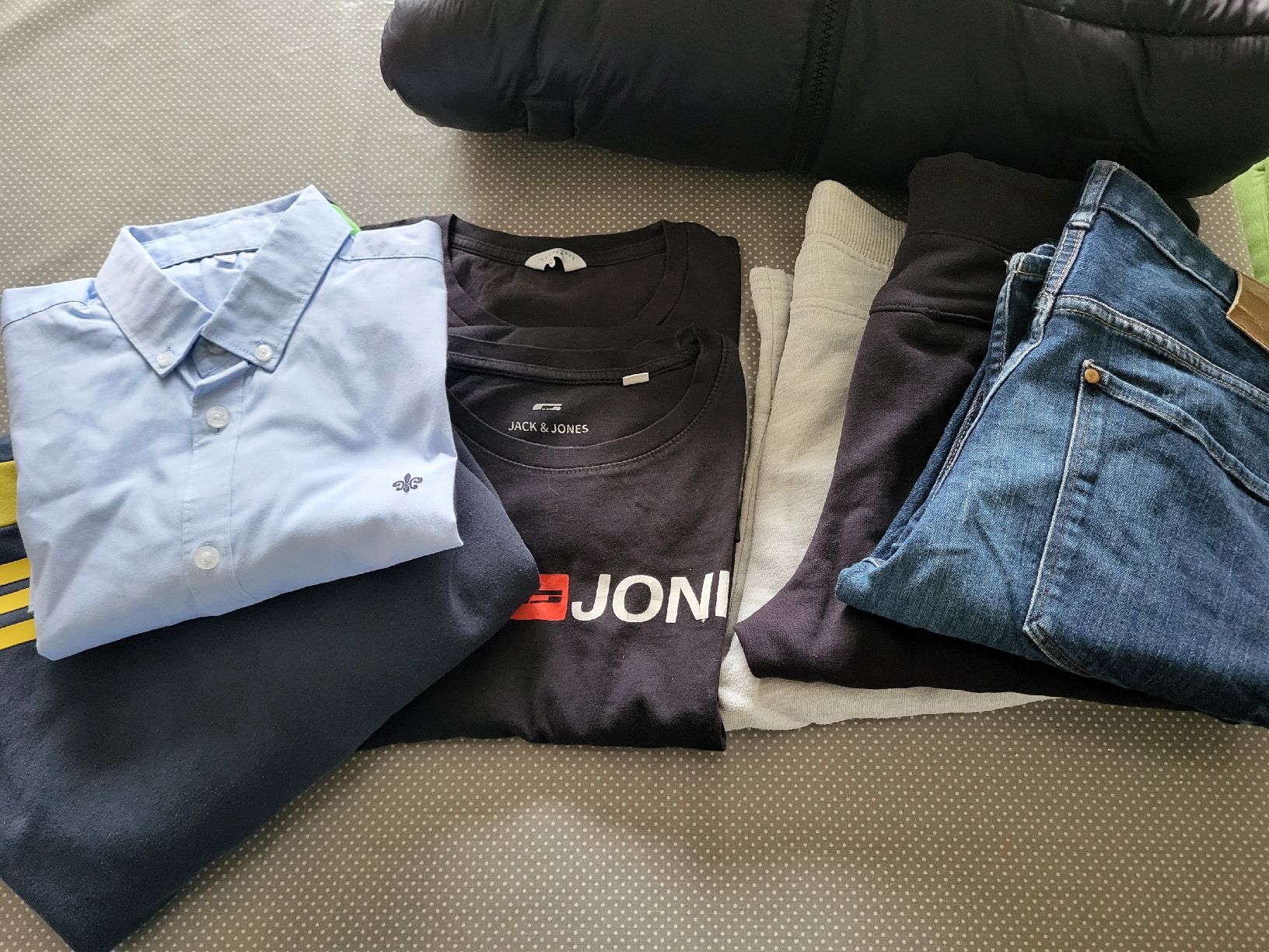 Jack & Jones Lotti & Set di vestiti: Kleiderbox – Usato da Seengen venduto da Esreja 1