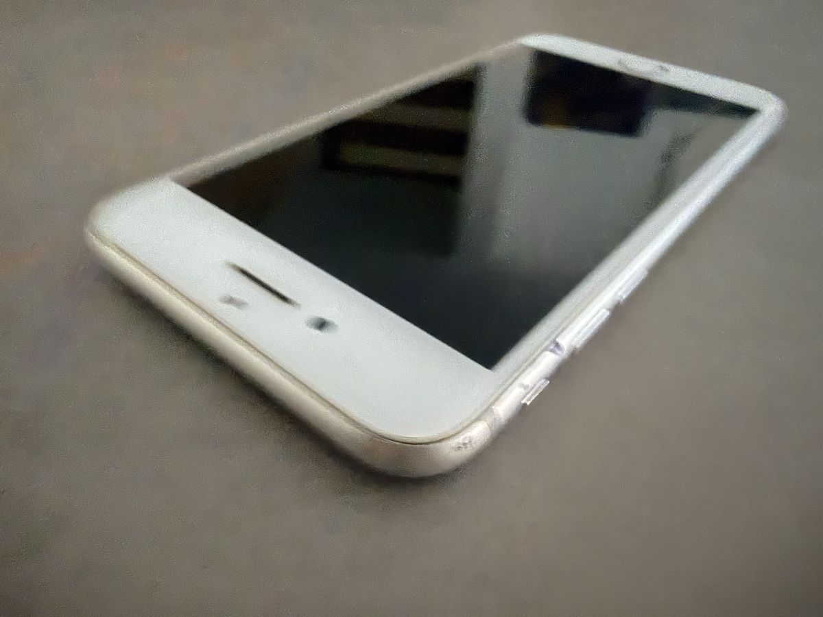Apple Telefoni cellulari / Smartphones: iPhone 7 Argent, 128 Go – Difettoso da epalinges venduto da Misterazz 2
