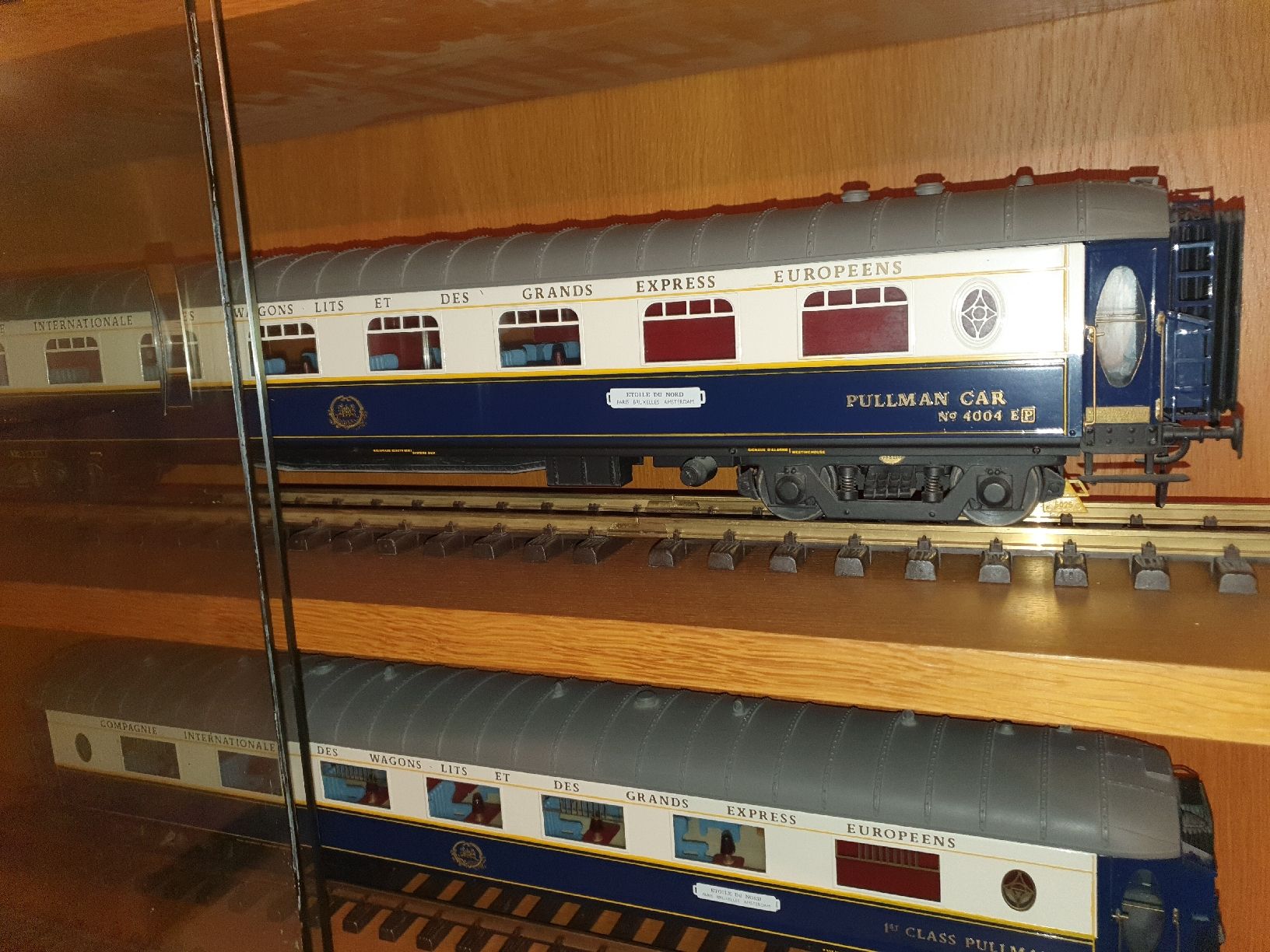 Modellini di ferrovie: J&M Models E 19 inkl. 2 Pullman Wagen Spur 1 – Nuovo (secondo la descrizione) da Münsingen venduto da wd65 3