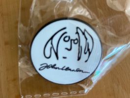 John Lennon Beatles Pin Anstecker Punk Metal Rock Band