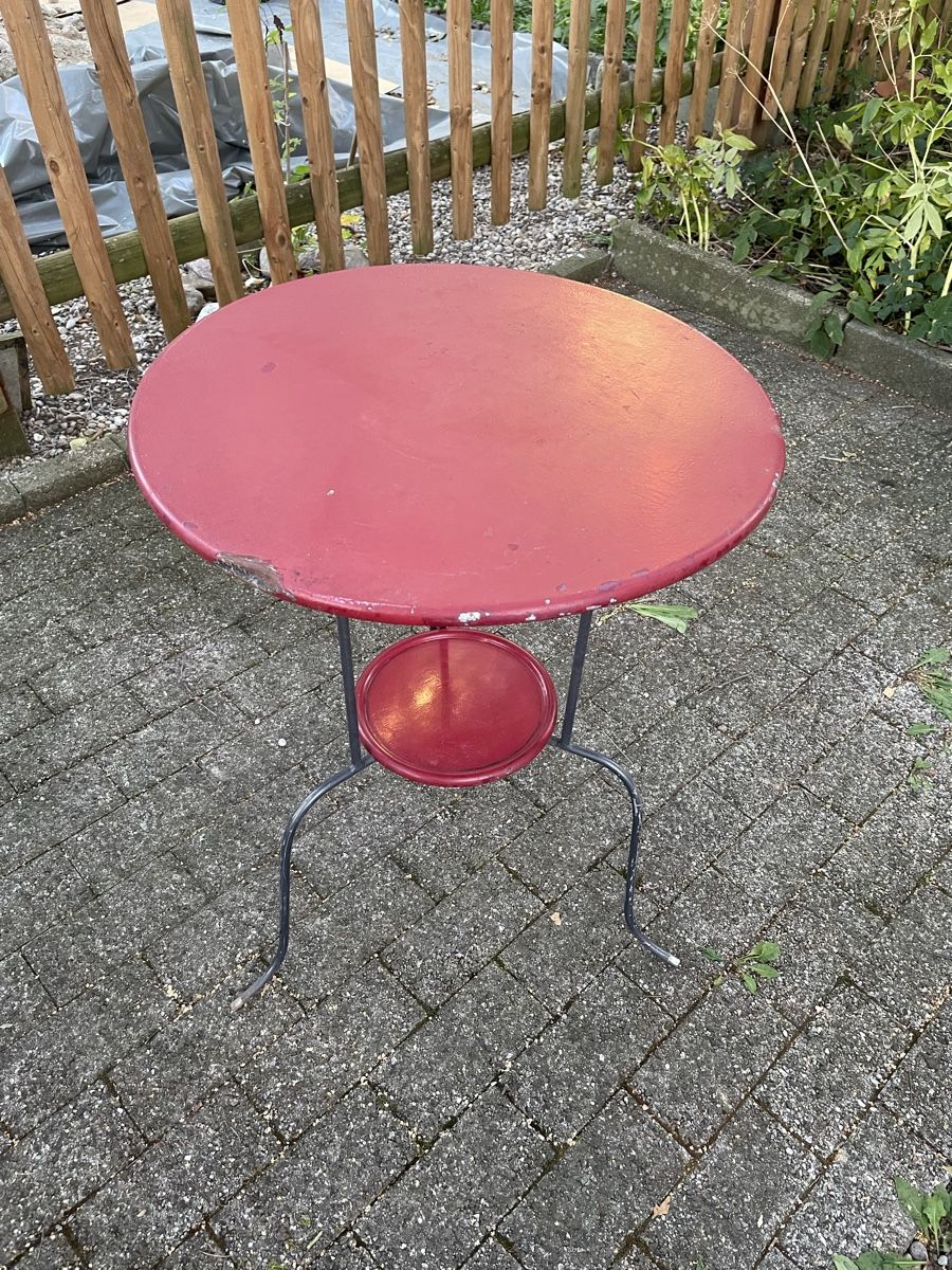 Tavoli: Bistrotisch / Gartentisch rot – Usato da Winterthur venduto da Kingori 4