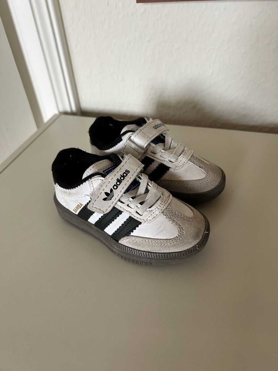 Adidas Scarpe per ragazzi: adidas gr 22🧡 – Usato da Basel venduto da Nicetohave13