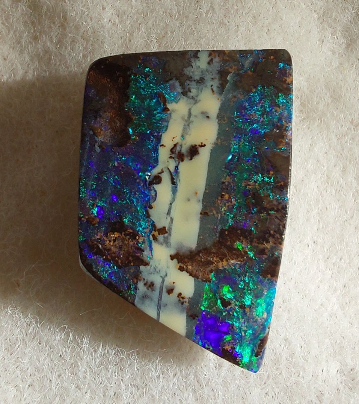 Pietre preziose: Boulder-Opal grün/blau 9.38ct – Nuovo (secondo la descrizione) da Klingnau venduto da Tamina5 2