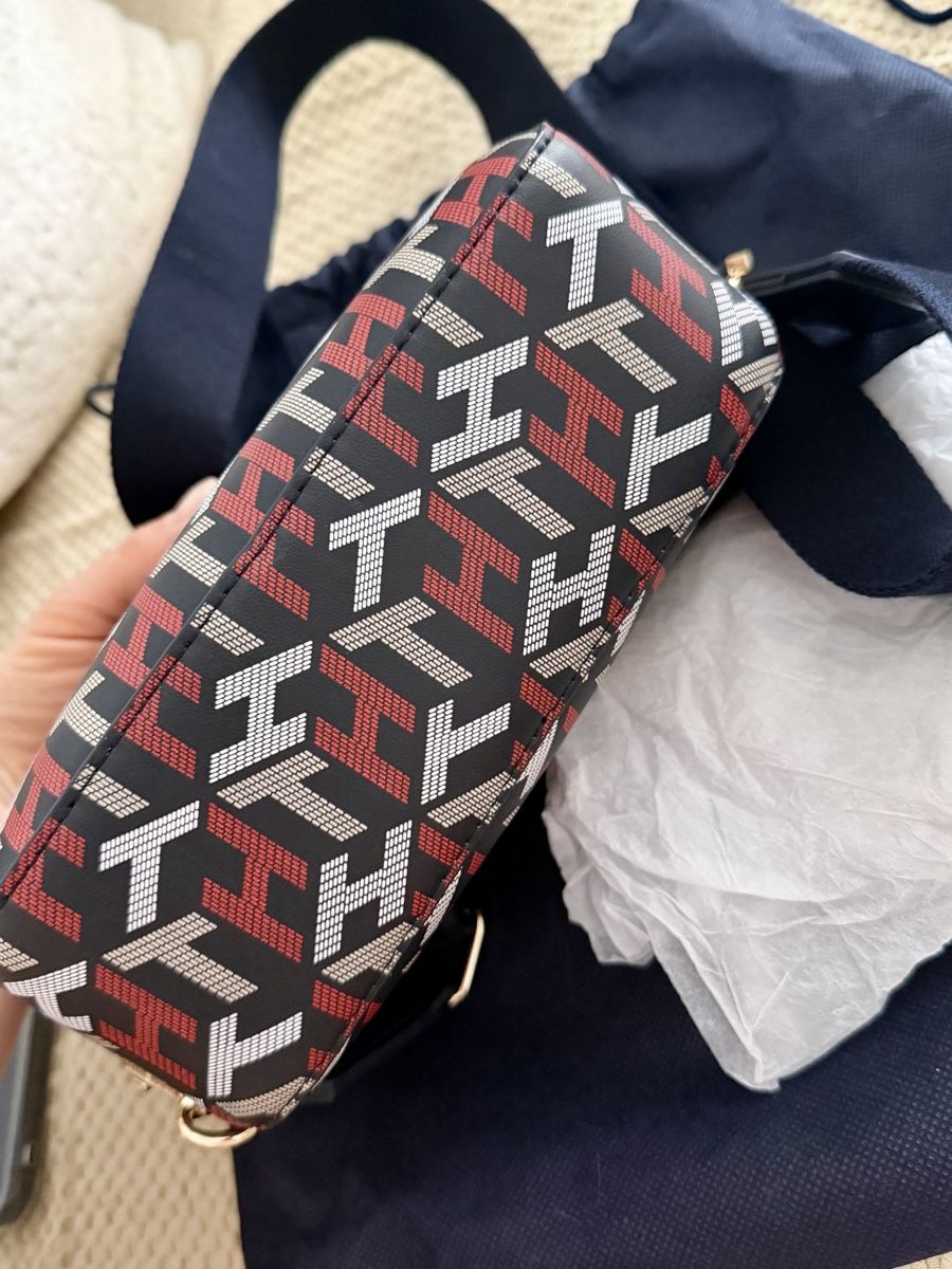 Tommy Hilfiger Borse da donna: Tasche Tommy Hilfiger – Nuovo (secondo la descrizione) da Altstätten SG venduto da ali_f7vk 3