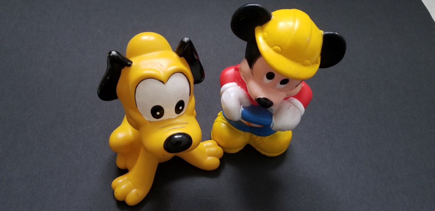 Disney Figuren: Micky Maus und Pluto Plastik Figuren 80er – Gebraucht aus Winterthur von Wolfensberg 1