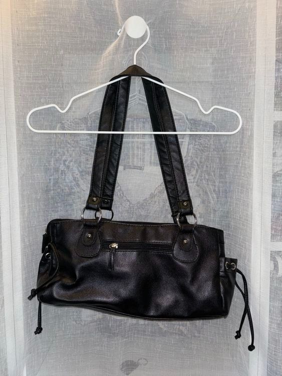 Borse da donna: Handtasche schwarz mit Nieten – Usato da Bern venduto da k_l_t2hw 1