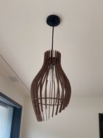 Asymmetrische Lampe aus Holz von Etsy