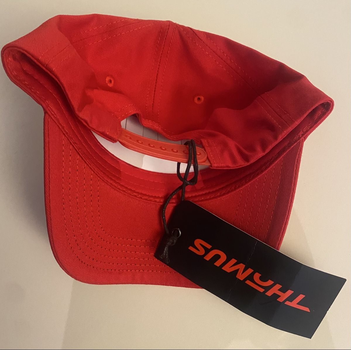 Thömus Copricapi, berretti & cappellini: Casquette Thömus rouge, neuve – Nuovo e nell'imballaggio originale da Prez-vers-Noréaz venduto da Onicolet11 2