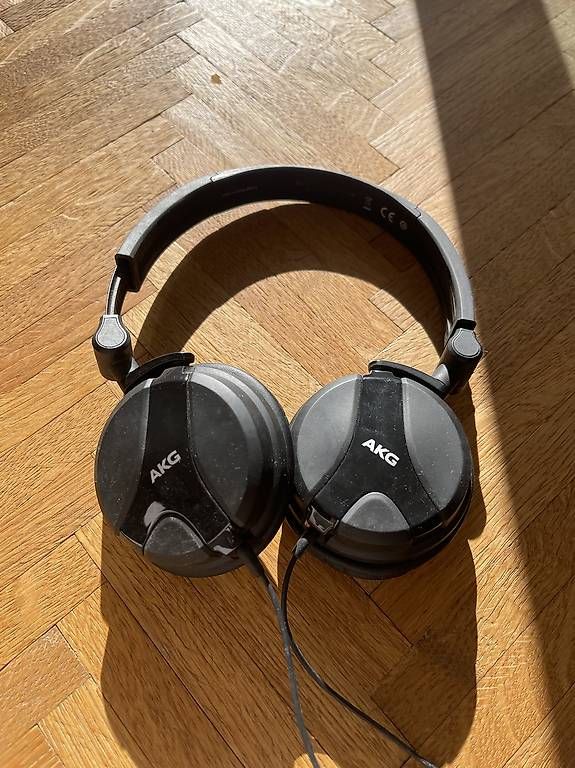 Cuffie: AKG Headphones – Usato da Basel venduto da KPRNR