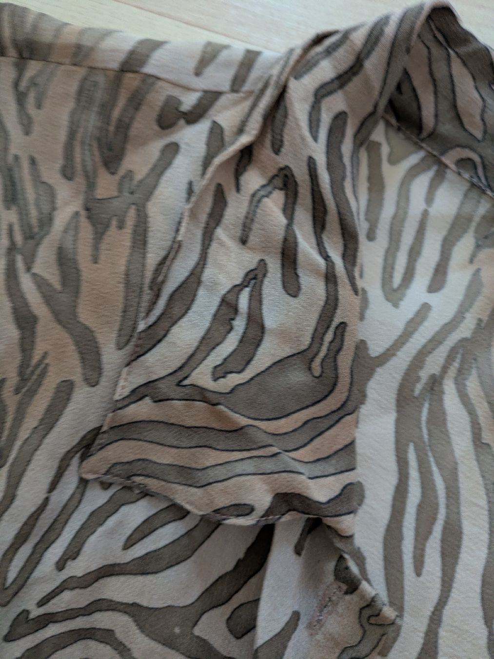 Camicette: Seidenbluse Sunny Leigh, Zebra-Muster, Gr. L – Usato da Rieden AG venduto da juliarieden 1