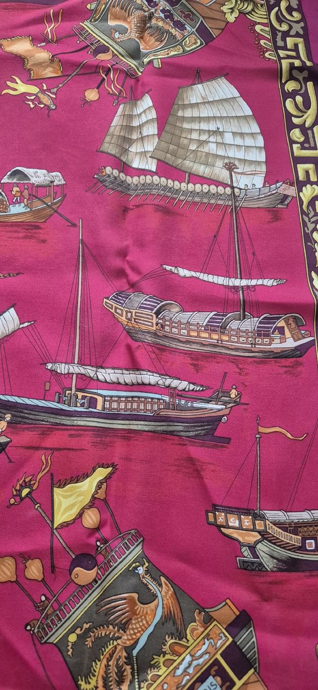 Hermès Foulard & Sciarpe: Foulard Hermès – Usato da st Gingolph venduto da Fast-fashion 5