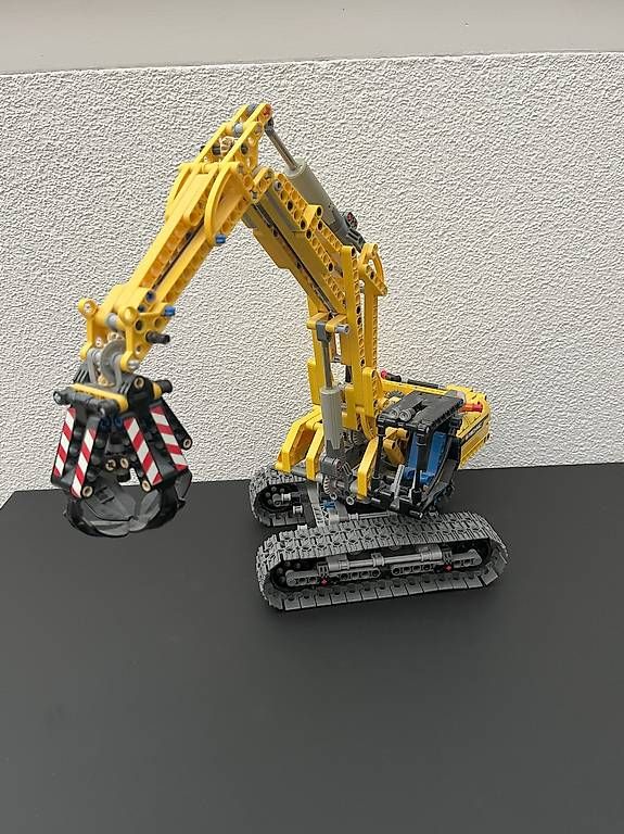 Baukästen: Legotechnik Raupenbagger 42006 – Gebraucht aus Schötz von joe_q9dn
