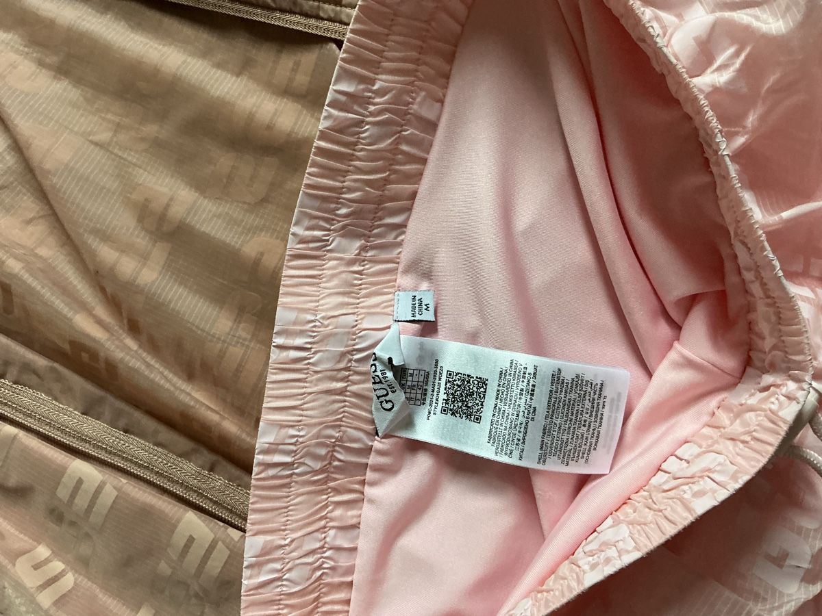 Guess Completi & Tailleur: Jacke, Shorts – Nuovo (secondo la descrizione) da St.Gallen venduto da nat_7n75 5