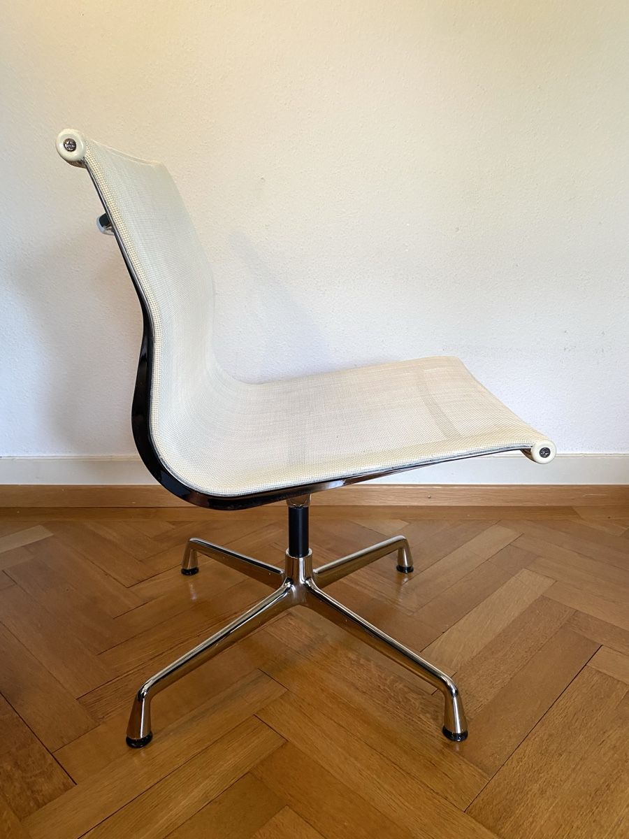Vitra Stühle: Design Vitra Aluminium Chair EA 101 – Gebraucht aus Olten von sportwelt 1
