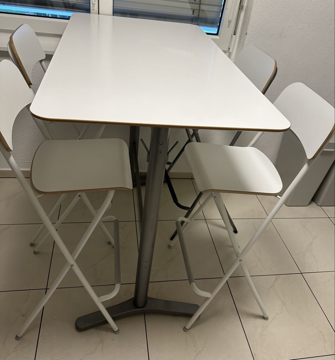 Ikea Set de table et chaises: Ikea Bar Tisch + 3 Bar Stühle ( oder 4 ) – D'occasion à Dielsdorf par CH_SHOPPING 5