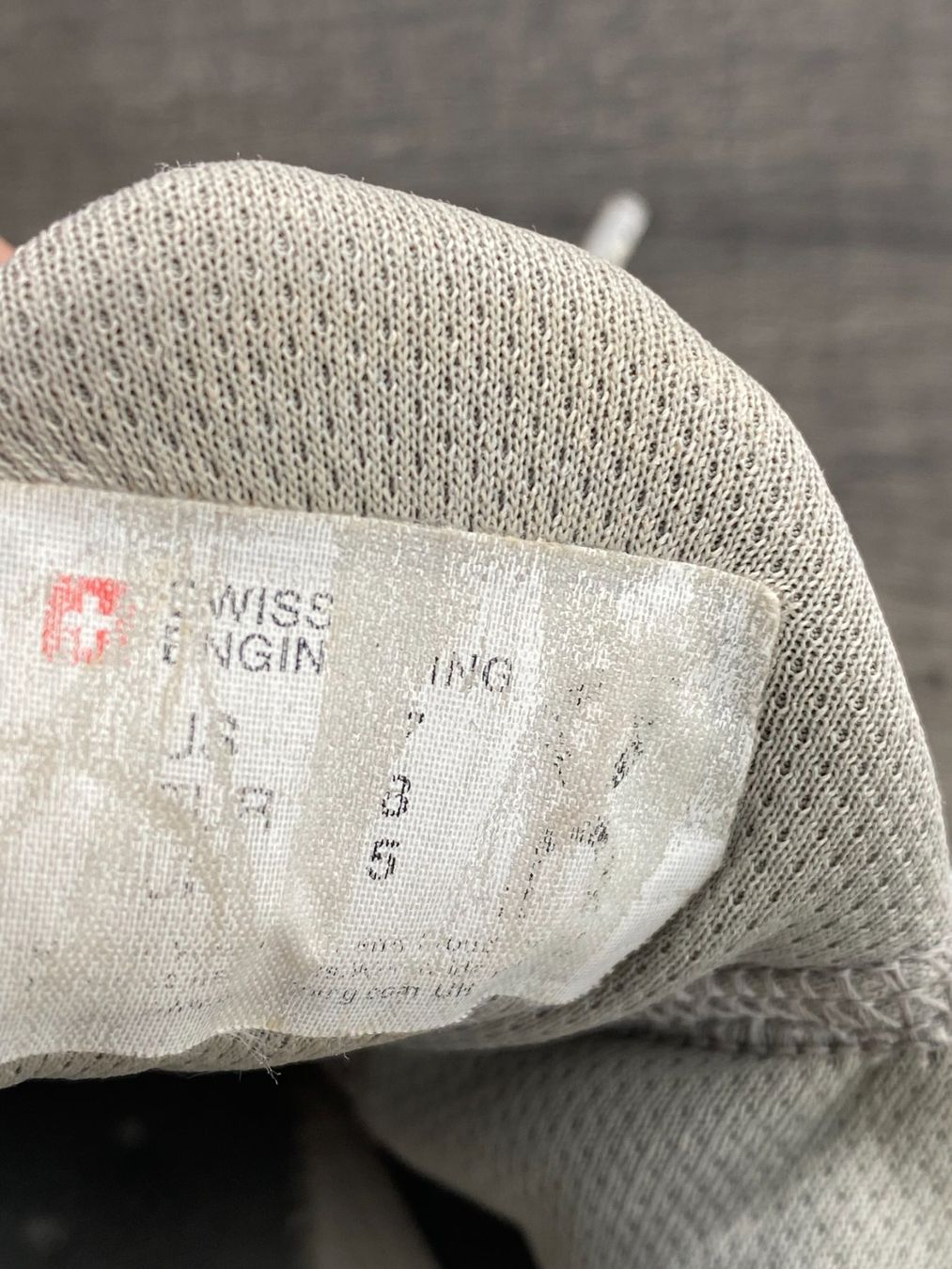 On Scarpe da donna: On - Damenturnschuhe (grau-weiss) – Usato da Zürich venduto da giro64 3