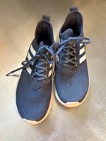 Hallenturnschuhe