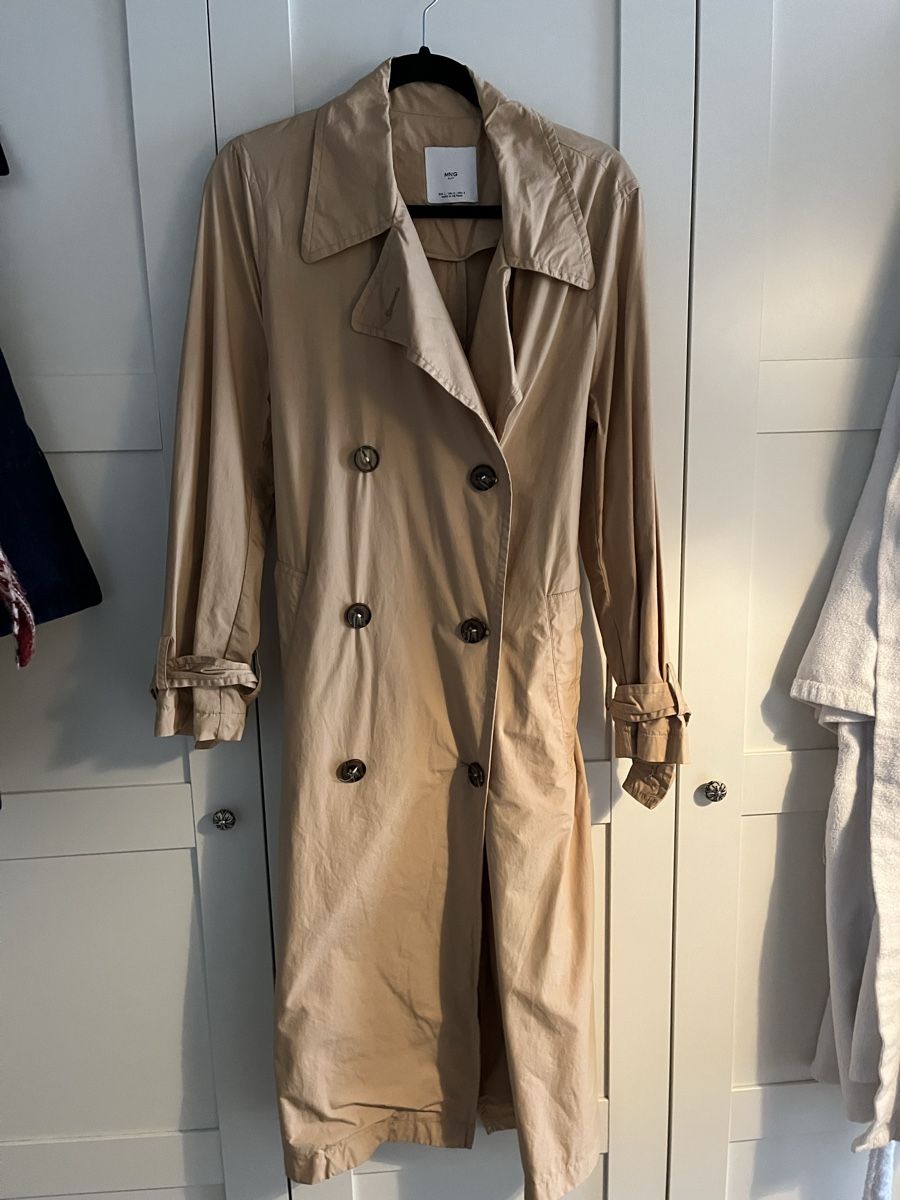 Mango Cappotti: Trench coat Mango beige, oversized look – Usato da Zürich venduto da cha_8gky