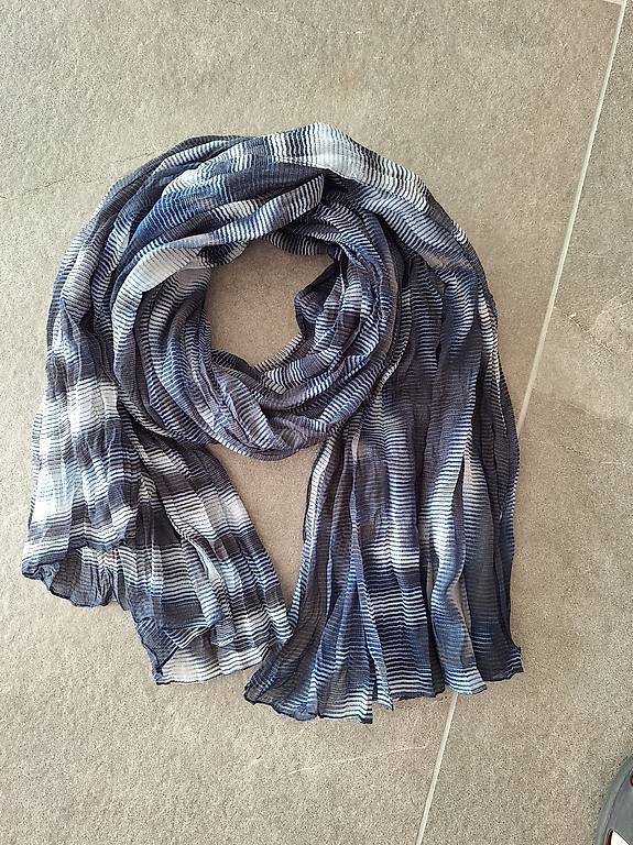 Foulard & Sciarpe: Schal blau  weiss grau – Usato da Aadorf venduto da Yvonne58