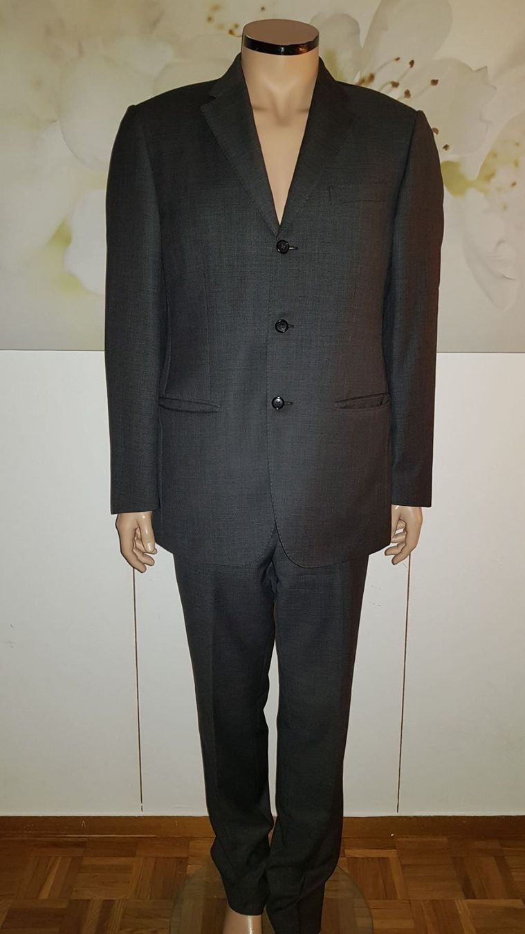 Valentino Anzüge: VALENTINO Costume / Anzug taille / Grosse 52 – Gebraucht aus Cossonay-ville von Super-Price-Quality
