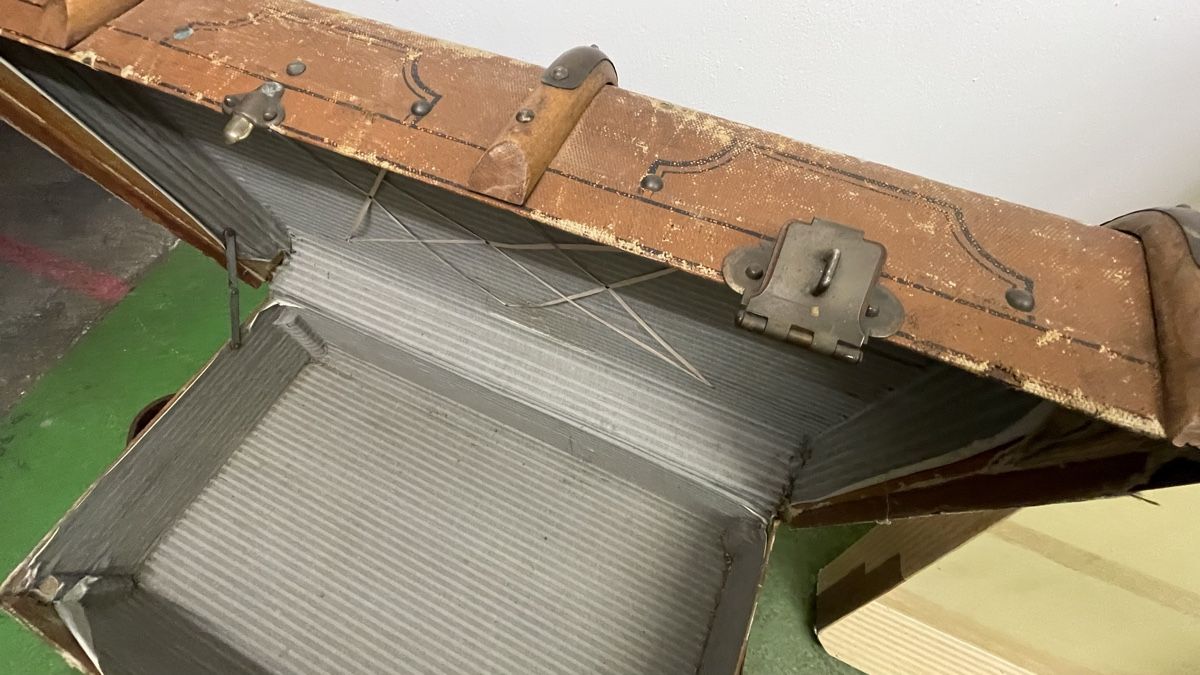 Valigie: Antike Übersee Koffer 1920 – Usato da Oftringen venduto da Box2 4