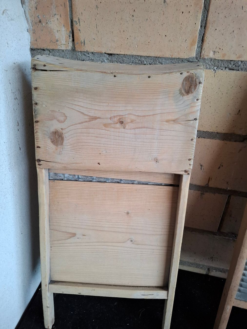 Tutti gli attrezzi: Waschbrett Holz Metall alt gebraucht 48cm – Usato da Schönholzerswilen venduto da clyde123 1